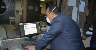 نائب محافظ المنيا يتفقد المركز التكنولوجى لمتابعة إجراءات استقبال طلبات التصالح