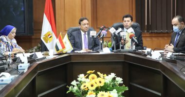 وزير الرياضة يبحث آليات مبادرة "مصر أولاً لا للتعصب" مع رئيس الأعلى للإعلام