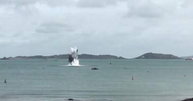 تفجير قنبلة من الحرب العالمية الثانية فى القنال الإنجليزى.. فيديو