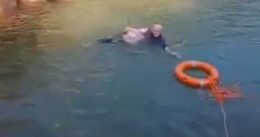 قنصل بريطانى يتحول إلى بطل فى الصين بعد إنقاذه فتاة من الغرق.. فيديو وصور