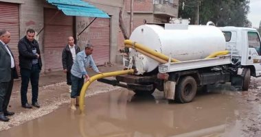 هطول أمطار خفيفة على 3 مدن ورفع المياه من شوارع كفر الشيخ.. صور