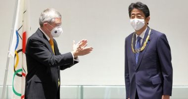 منح شينزو آبي الميدالية الذهبية لنشاطه فى إقامة أولمبياد طوكيو.. صورة
