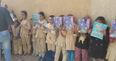 توزيع مجلة نور التابعة لمنظمة خريجى الأزهر للأطفال على تلاميذ مدارس بنى سويف 
