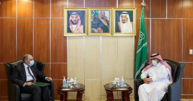 السفيران السعودى باليمن والمصرى بالمملكة يبحثان التقدم المحرز فى تنفيذ اتفاق الرياض