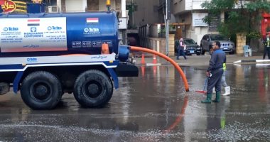 شركة الجيزة للشرب والصرف الصحى تنشر معداتها لشفط مياه الأمطار بشوارع المحافظة