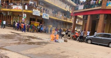 أوغندا تعيش 48 ساعة كر وفر بعد اعتقال مرشح.. و37 قتيلا حصيلة الاشتباكات "فيديو"