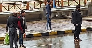 توقف حركة المرور بطريق الحرية لارتفاع منسوب مياه الأمطار بالإسكندرية