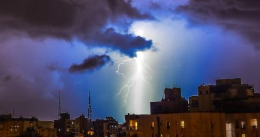 بريق السماء .. قارئ يشارك بصور للعاصفة الرعدية بالإسكندرية