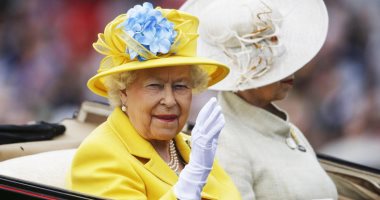 تعرف على سر ارتداء الملكة إليزابيث للقفازات خلال 42 سفرية لها حول العالم