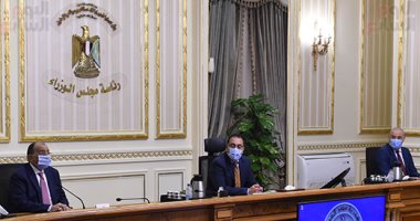 رئيس الوزراء يتابع جهود التعامل مع الأمطار الغزيرة بالاسكندرية