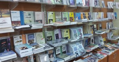 "القومى للترجمة" يقدم هدايا لزوار المركز من إصدارات مكتبة المترجم 