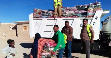 صندوق تحيا مصر يوزيع مواد غذائية وملابس شتوية وأغطية على أسر الشيخ زويد ورفح بسيناء