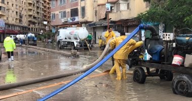 أمطار غزيرة في الإسكندرية والأجهزة التنفيذية تعمل على صرف المياه.. صور