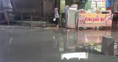 طقس الإسكندرية.. أمطار غزيرة وارتفاع للمياه بالشوارع الجانبية.. صور