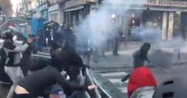 السعودية نيوز | 
                                            احتجاجات وأعمال عنف وسط باريس تنديدا بقانون "الأمن الشامل".. فيديو وصور
                                        