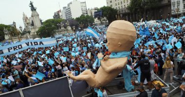 غضب نسائى.. إغلاق شوارع بمحيط الكونجرس فى الأرجنتين بسبب مظاهرات مناهضة الإجهاض.. ألبوم صور