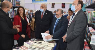 رئيس جامعة مدينة السادات يفتتح معرض الكتاب السنوى الثالث.. صور