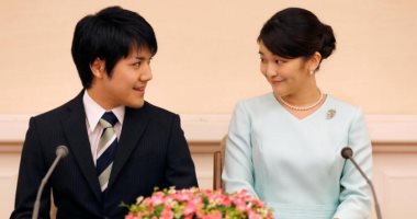 ولى عهد اليابان يوافق على زواج ابنته من عامة الشعب وتجريدها من وضعها الملكى