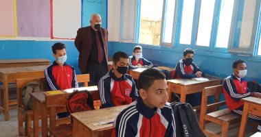 صور.. وكيل "تعليم" الإسكندرية يجرى جولة مفاجئة لمدارس إدارة الجمرك التعليمية