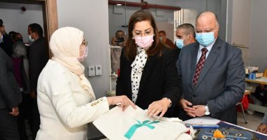 وزيرة التخطيط تفتتح مدرسة تابعة لجمعية خيرية في عزبة خير الله 