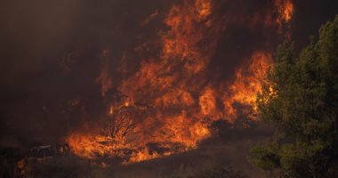 صور.. تجدد الحرائق فى غابات كاليفورنيا والنيران تلتهم مساحات واسعة