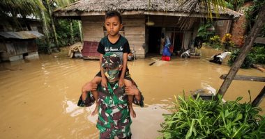 مصرع 15 شخصا وإجلاء نحو 40 ألفا آخرين بإندونيسيا بسبب فيضانات جزيرة بورنيو