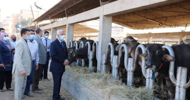رئيس جامعة المنوفية يتفقد إنتاجية مزرعة طوخ طنبشا ..صور