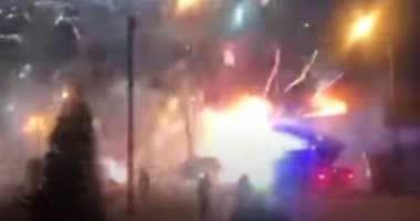 لحظة اندلاع حريق سوق بمدينة روستوف الروسية بسبب الألعاب النارية.. فيديو