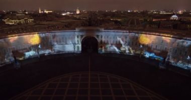 متحف هيرميتاج فى روسيا يحتفل بذكرى تأسيسه بعروض ضوئية.. فيديو