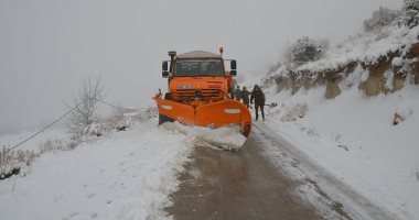 الثلوج تتسبب فى غلق عدة طرق بين ولايات شرق الجزائر