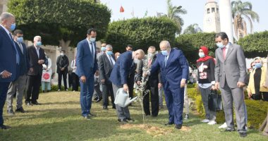 أبو الغيط والخشت يزرعان شجرة زيتون في جامعة القاهرة للدعوة إلى السلام بين العقول