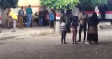 استمرار توافد الناخبين على لجان الاقتراع قبل إغلاق باب التصويت بدمياط..  صور