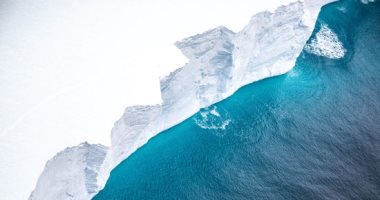 جبل جليدى عملاق يسبح جنوب المحيط الأطلسى ويهدد جزيرة البطاريق