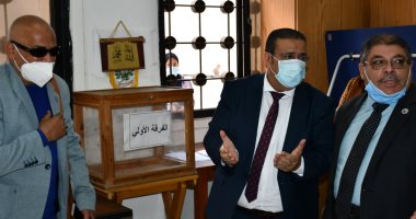 713 طالبا وطالبة يترشحون لانتخابات اتحاد الطلاب بجامعة القناة.. صور