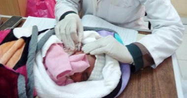 فحص 8684 حالة ضمن مبادرة السمعيات لتوفير الرعاية للأطفال حديثى الولادة بالمنيا