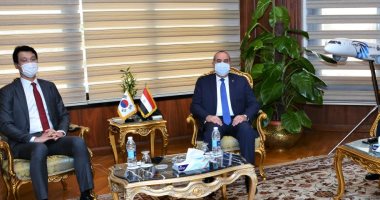 وزير الطيران المدنى يلتقى سفير كوريا الجنوبية لدى جمهورية مصر العربية