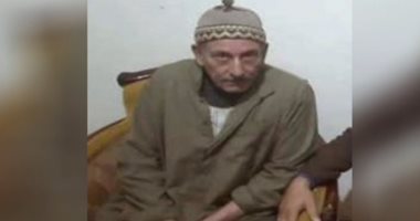 عشان يورثوا.. 4 أبناء يستخرجون شهادة وفاة لأبيهم وهو على قيد الحياة.. فيديو