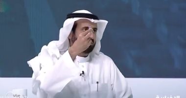 وزير الصحة السعودي يعرض عينة من لقاح كورونا ويكشف موعد توزيعه.. فيديو