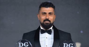 السعودية نيوز | 
                                            محمد سامى يهدى جائزة أفضل مخرج وسيناريو لابنته "تايا" من دير جيست
                                        