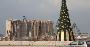 لبنان يداوى جراح انفجار مرفأ بيروت بأشجار عيد الميلاد