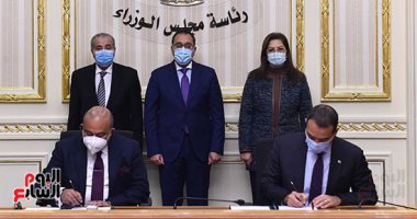 رئيس الوزراء يشهد توقيع بروتوكول تعاون بين "التجارة الداخلية" وصندوق مصر السيادى