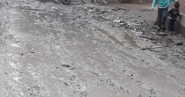 محافظ القليوبية يستجيب لشكوى قارئ بسبب كسر ماسورة مياه وغرق شارع بالخصوص