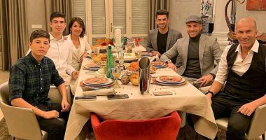 زيدان يحتفل بالكريسماس بغذاء كلاسيكى مع العائلة