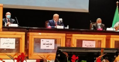 بدء الجلسة الإجرائية لانتخاب مجلس اتحاد جامعة القاهرة بحضور رئيس الجامعة