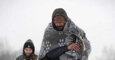 1000 لاجئ فى البرد.. المهاجرون يتجمدون فى مخيم بالبوسنة.. ألبوم صور