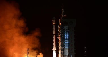 الصين تطلق صاروخا يحمل قمرين صناعيين إلى الفضاء لأغراض علمية
