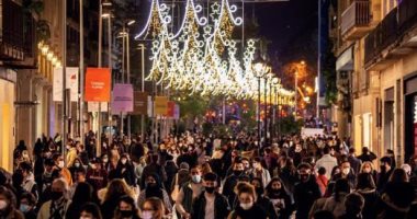 إغلاق الحانات وتقديم حظر التجول فى ليلة رأس السنة لمواجهة كورونا بكتالونيا