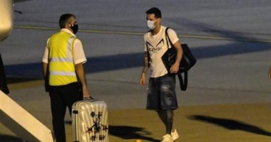 ميسي يغادر روزاريو لدعم برشلونة ضد إيبار فى كامب نو.. صور