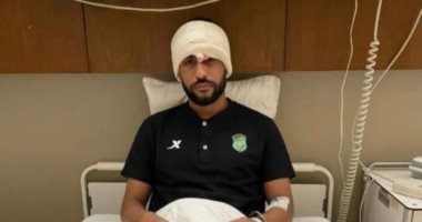 شاهد حسام عاشور داخل المستشفى بعد إصابته فى مباراة الأهلى والاتحاد