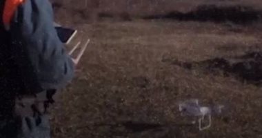 عسكريون روس يزيلون الألغام باستخدام "الدرون" من بقايا حرب قره باغ.. فيديو